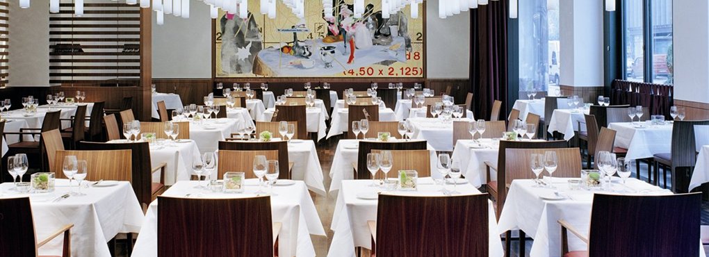 Discover the Hôtel Concorde Berlin restaurant and bar >