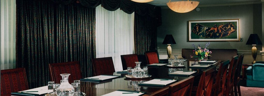 Board Room - 49 m² (527 ft²) - Boardroom